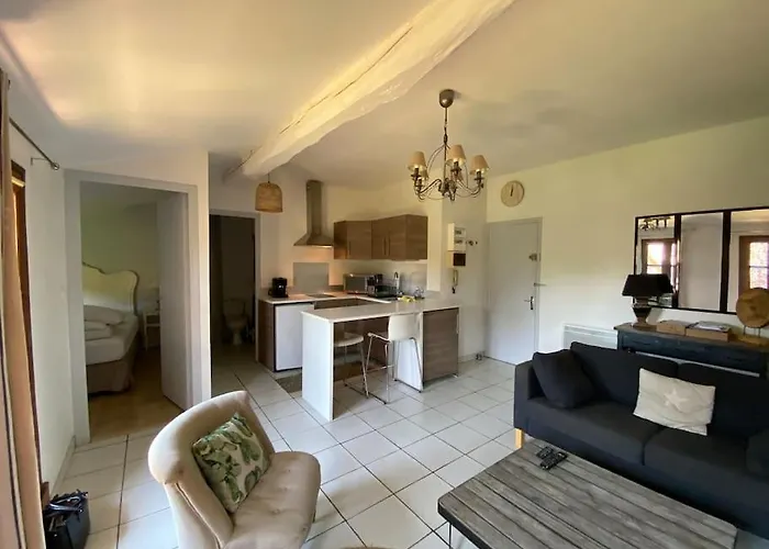 Hyper Centre T2 Бланьяк